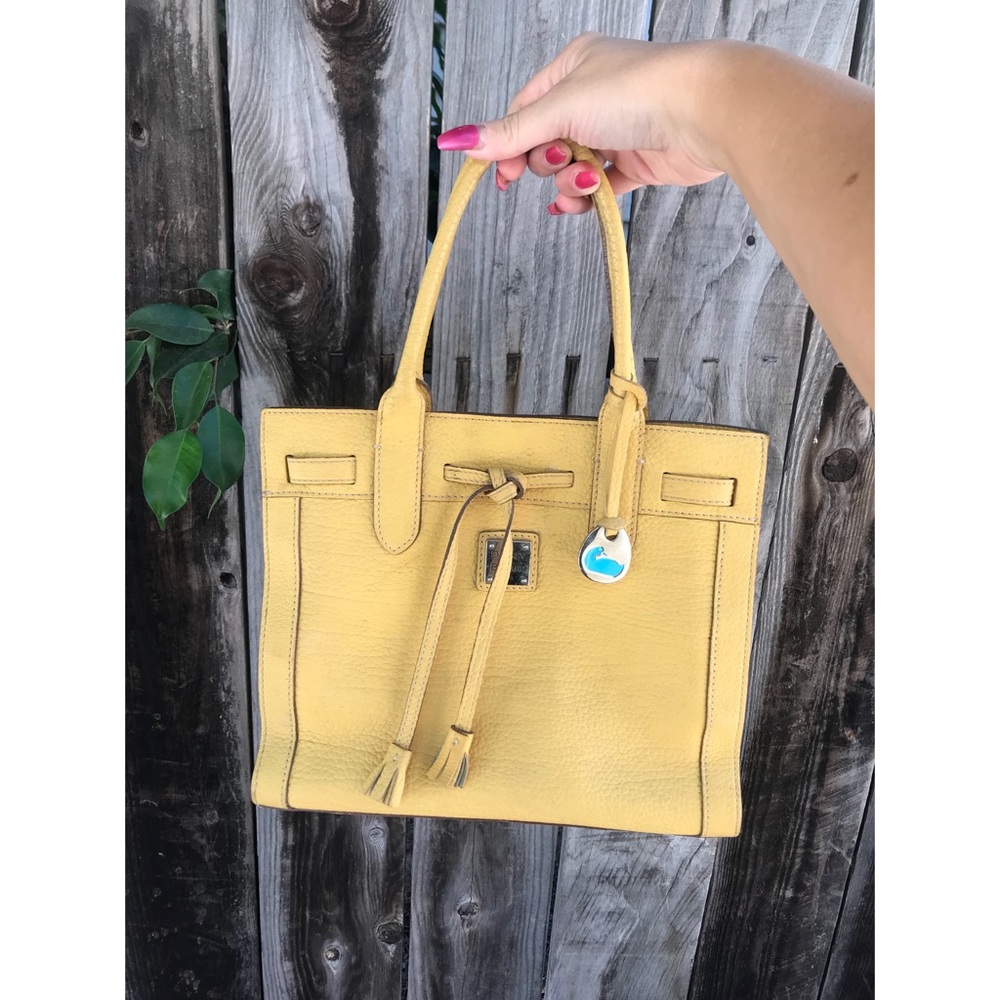 Vintage Y2K Dooney & Bourke Alto Tassel Tote in Yellow Leather